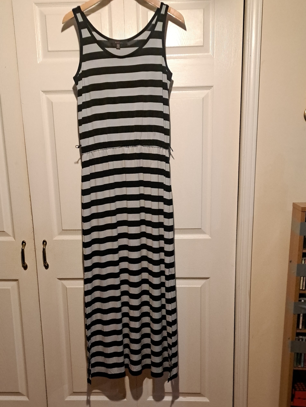 Fever-Black & Gray Striped Sleeveless Maxi Dress NWT Classic sleeky 2 Splits